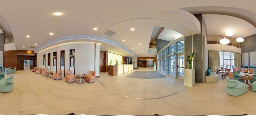 Hilton Garden Center Hotel 4*